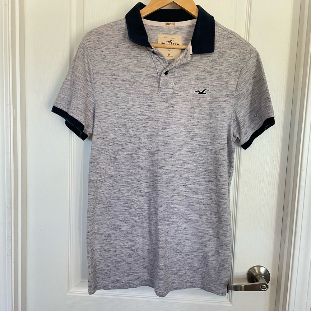 Hollister Men's Polo Shirt Stretch in Gray with Navy Accents